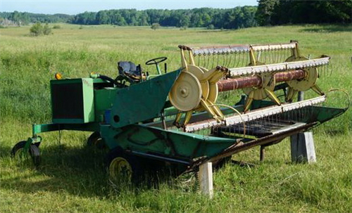 John Deere 800, 830 Self-Propelled Windrowers Technical Manual