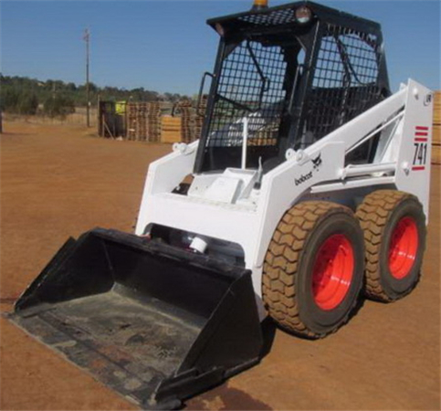 Bobcat 741, 742, 743, 743DS Skid Steer Loader Operation & Maintenance Manual