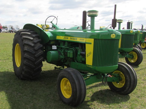 John Deere 820 Tractor Technical Manual