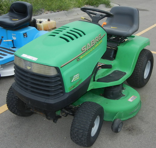 John Deere 38-Inch, 46-Inch (96cm & 117cm) Sabre Lawn Tractor Technical Manual