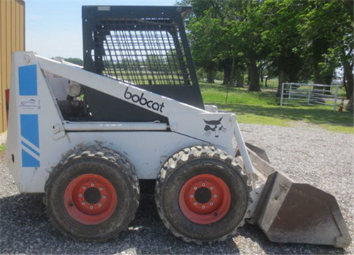 Bobcat 825 Skid Steer Loader Operation & Maintenance Manual