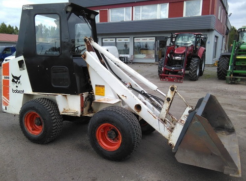 Bobcat 2000 Skid Steer Loader Operation & Maintenance Manual