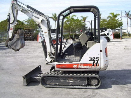 Bobcat 325, 328 Compact Excavator