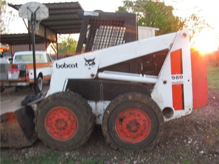 Bobcat M970 Diesel & Gasoline Skid Steer Loader