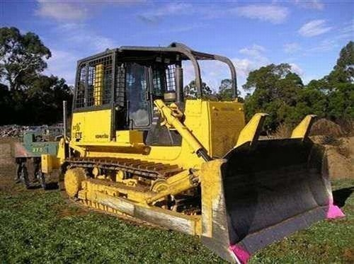 Komatsu D87E-2, D87P-2 Crawler Dozer Operation & Maintenance Manual