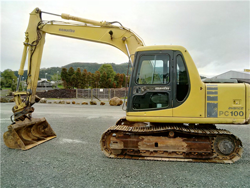 Komatsu PC100-6, PC120-6, PC130-6 Mighty Hydraulic Excavator