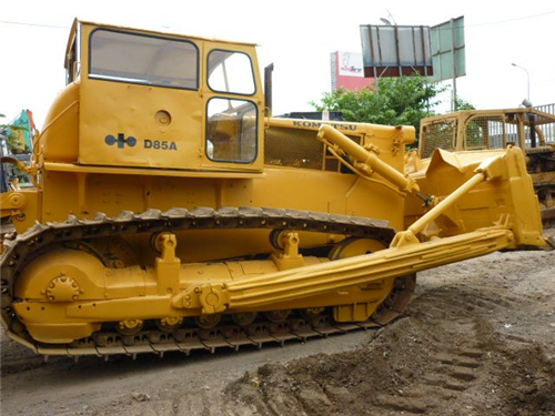 Komatsu D80A-18, D80E-18, D80P-18, D85A-18, D85E-18, D85P-18 Bulldozer