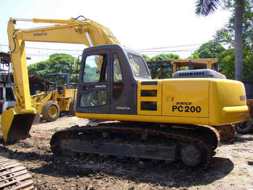 Komatsu PC200-7, PC200LC-7, PC220-7, PC220LC-7 Hydraulic Excavator