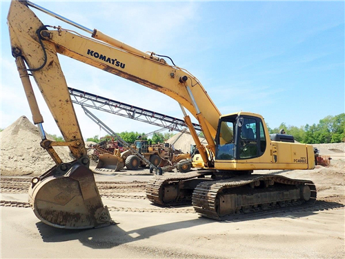 Komatsu PC400-7E0, PC400LC-7E0, PC450-7E0, PC450LC-7E0 Hydraulic Excavator