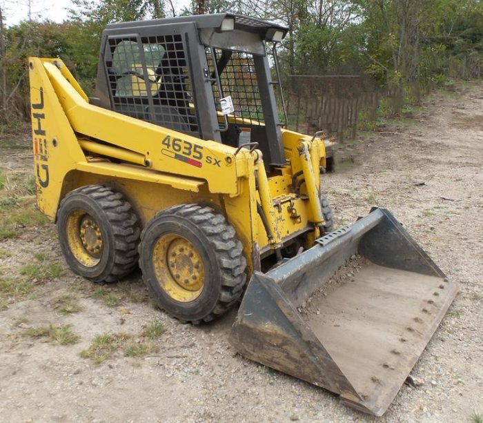 Gehl SL4635, SL4835 Skid Loaders Operator’s Manual