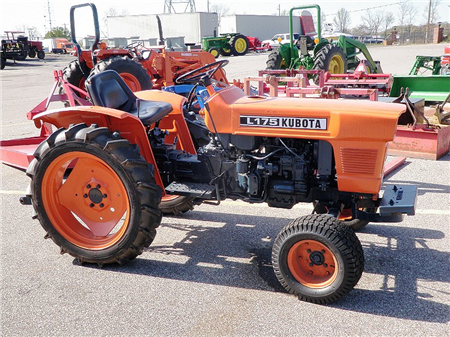 Kubota L175 Tractor Parts Manual